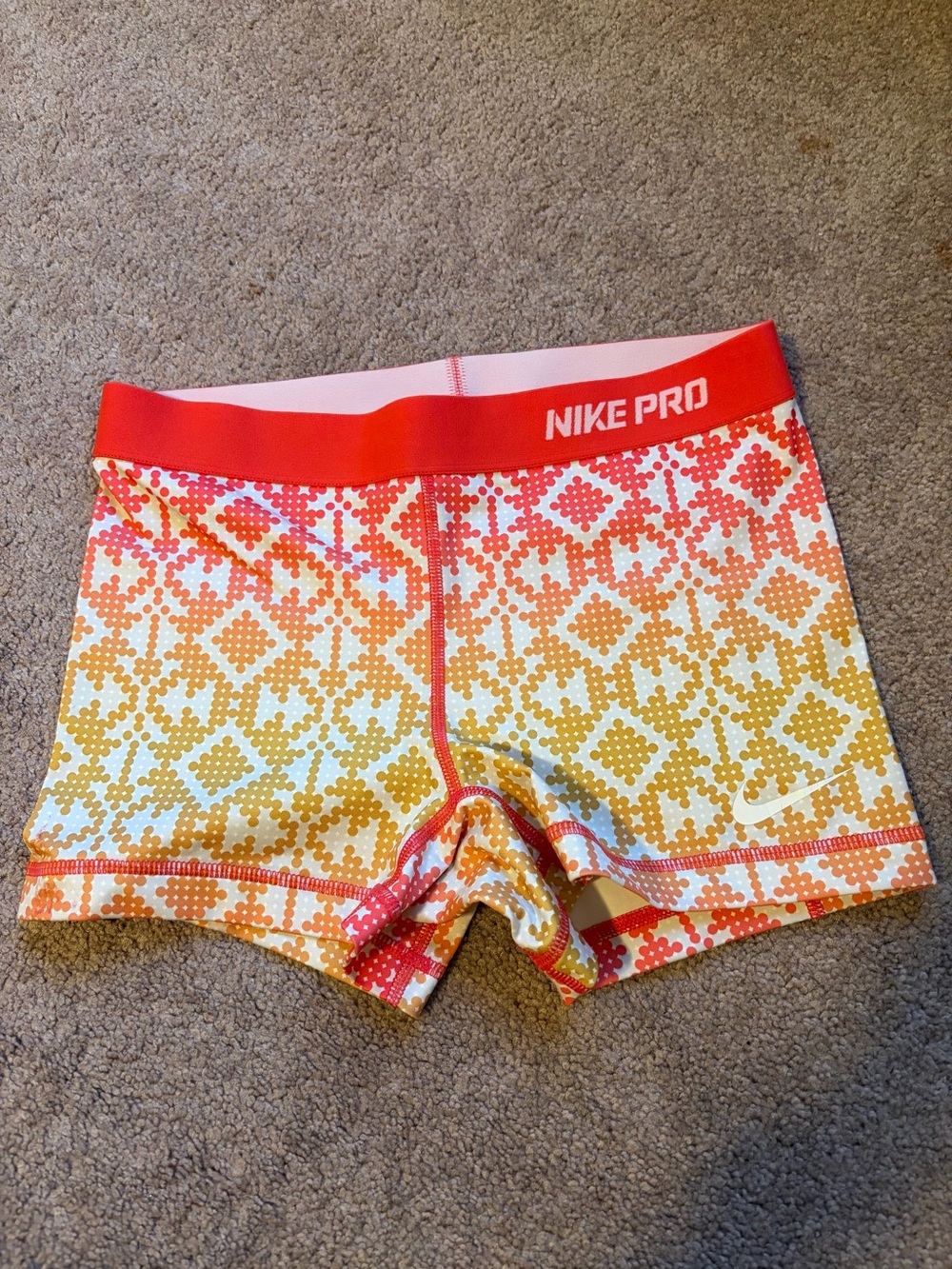 🍁 NIKE PRO - Medium Shorts